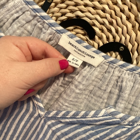 NEW! Beach Lunch Lounge Gauzy Stripe Tiered Ruffled Top V-Neck Short Sleeve Sz M - Picture 2 of 7